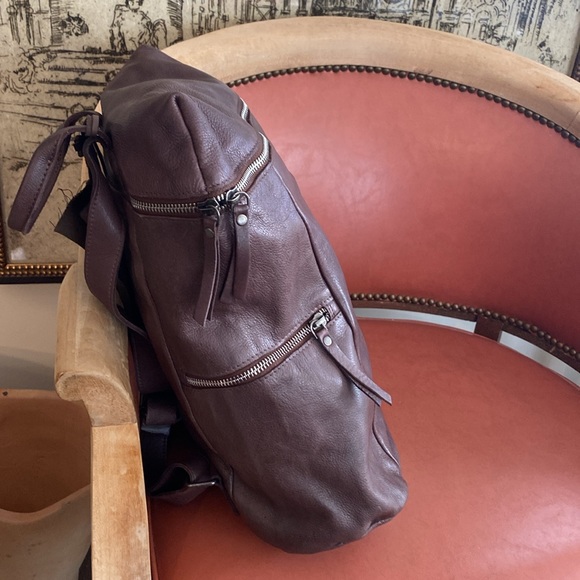 NWT Genuine LeatherChocolate cognac brown Vilencia Holland Backpack. - Picture 6 of 7